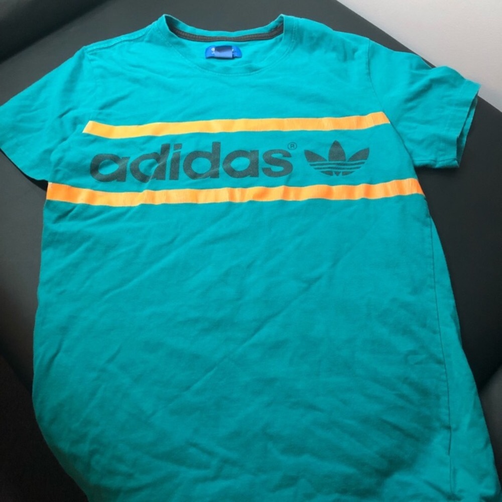 Vintage adidas t shirt